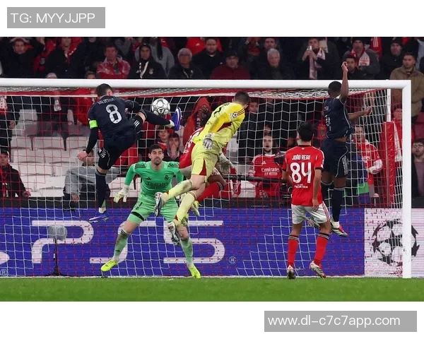 踢足球时守门员的重要性及其对比赛结果的影响分析