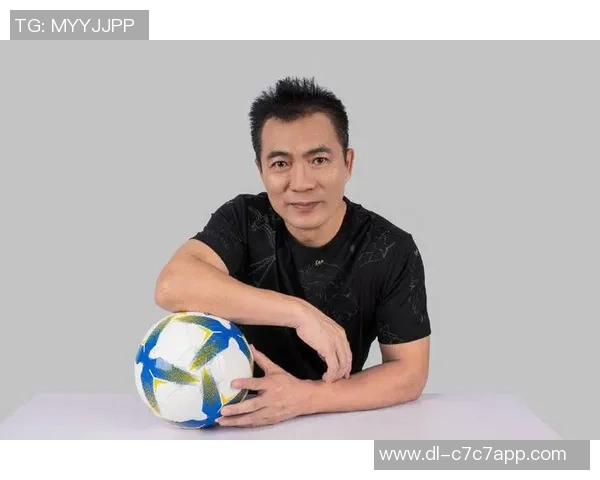 黄健翔谈中国足球发展现状与未来展望深度解析体育评论员的独特视角