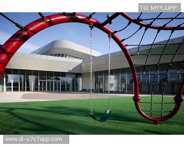 重庆江南体育馆足球场全新改造计划揭晓助力城市足球发展与全民健身活动